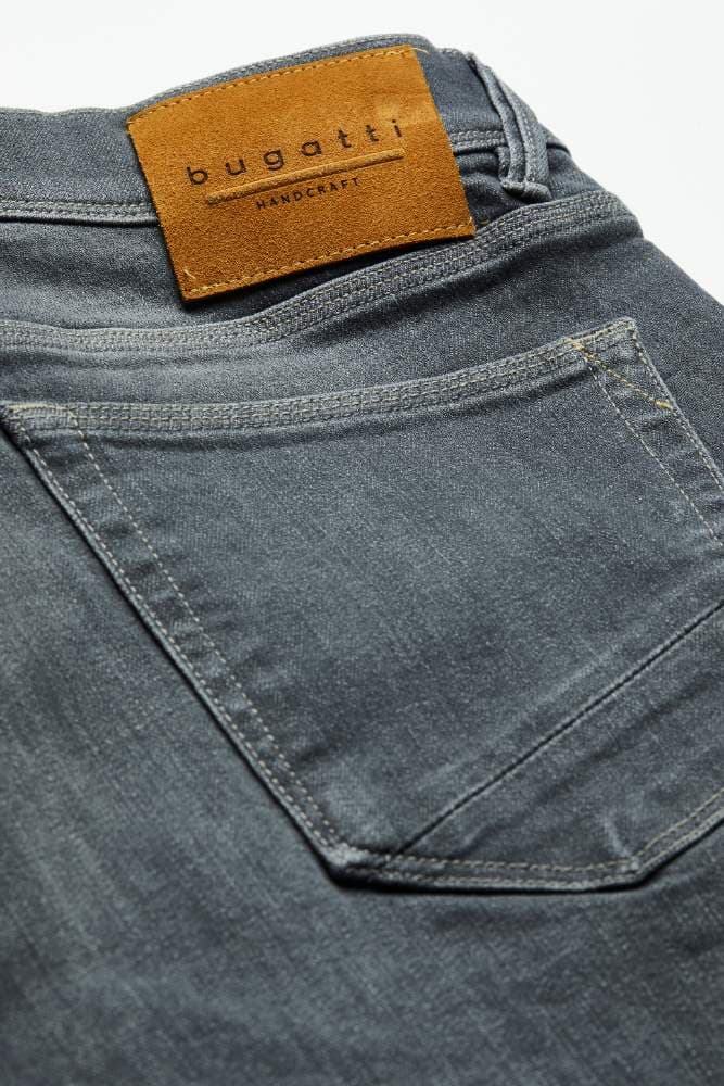 Bugatti Jeans image 3