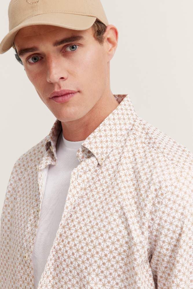 Men`s shirt image 3