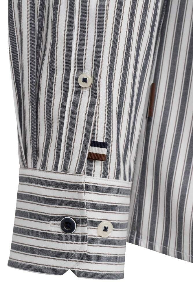 Men`s shirt image 3