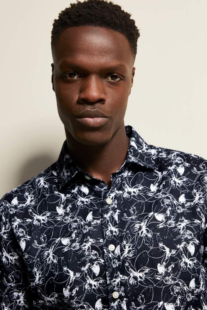 Men`s shirt image 2